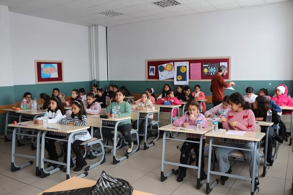 Karlıova\'da Umre Ödüllü Siyer Sınavı