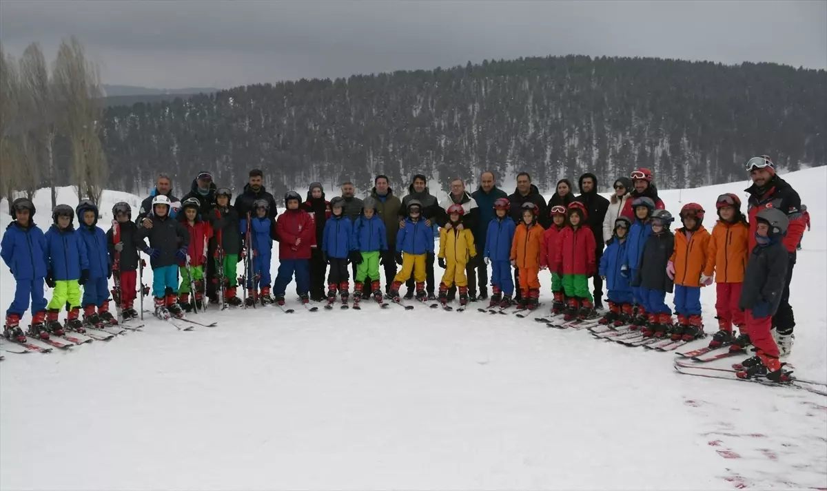 Şehit ve Gazi Çocukları Kayak Öğreniyor