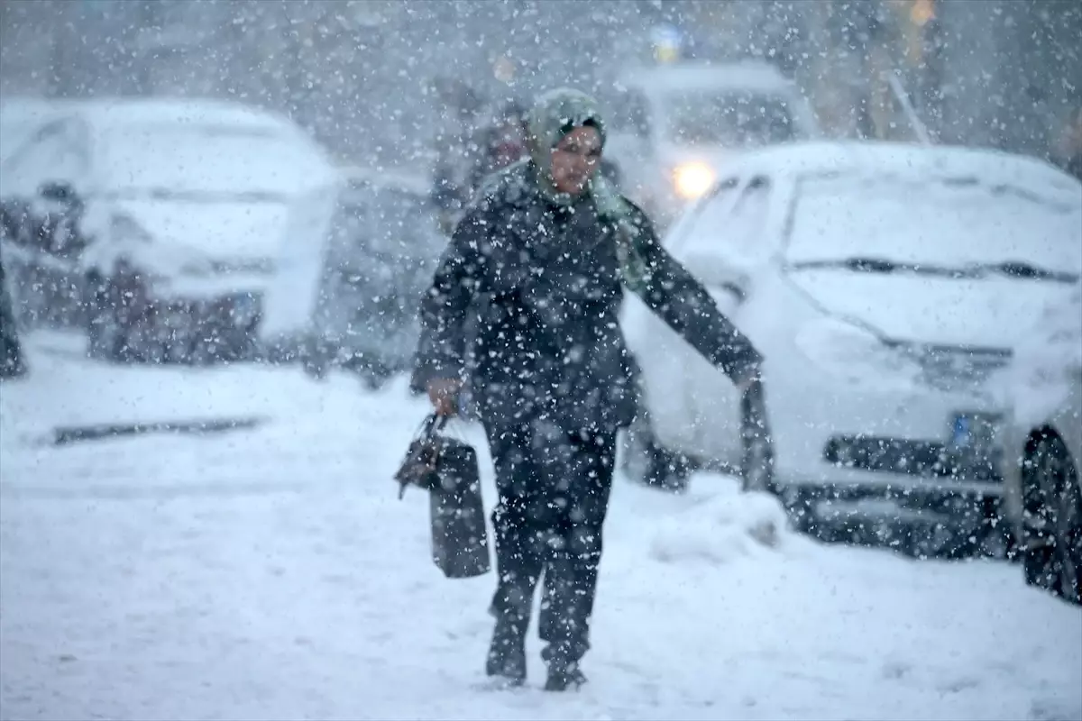 Kars ve Ardahan\'da Kar Yağışı Etkili