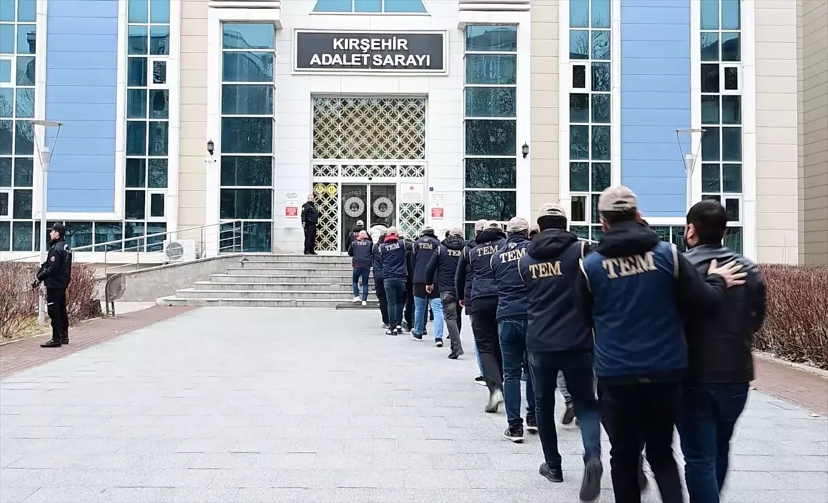 DEAŞ\'a Operasyon: 12 Tutuklama