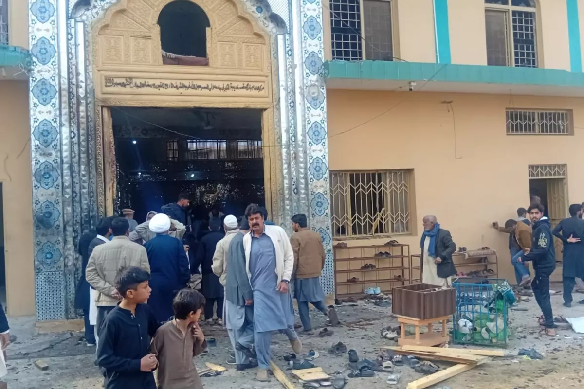 Pakistan\'da cuma namazı kana bulandı: 31 kişi öldü, 169 kişi yaralı