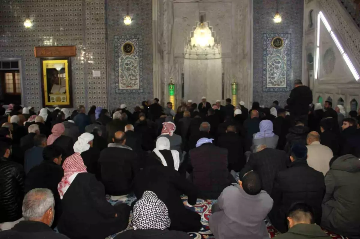 Şanlıurfa\'da 6 Şubat depremlerinde hayatını kaybedenler için mevlit okutuldu