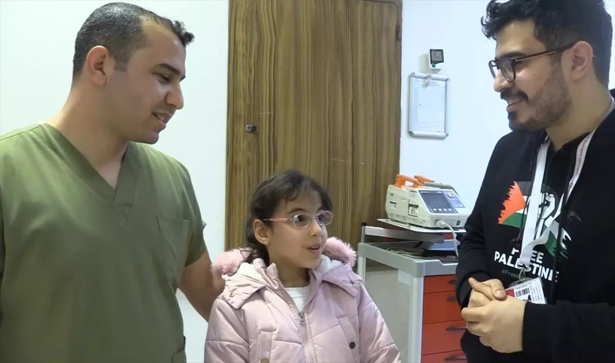 Suriyeli Kardeşler Yürümeye Başladı