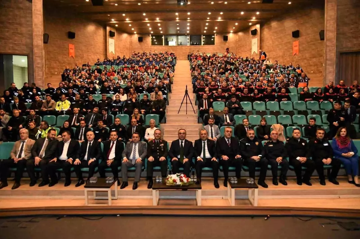 Tekirdağ\'da Deprem Anma Programı Düzenlendi