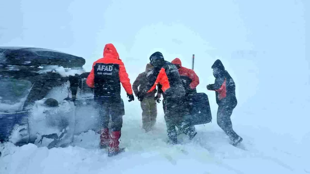 Kayseri\'de Tipi Nedeniyle Mahsur Kalanlar Kurtarıldı