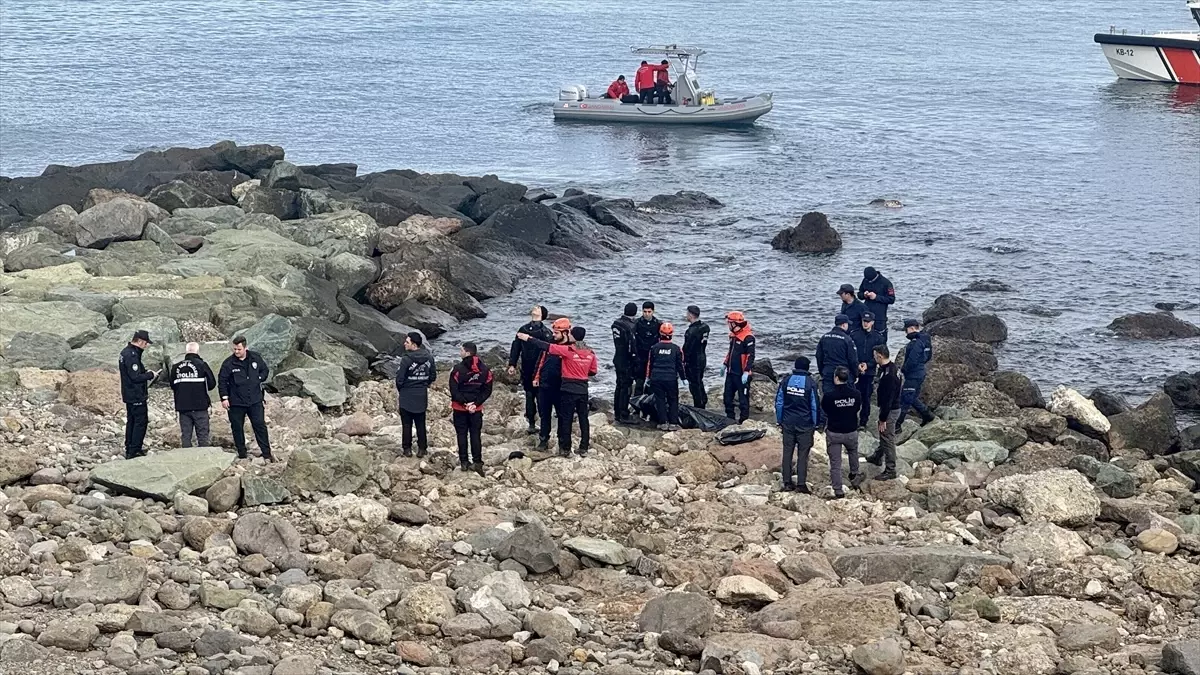 Trabzon\'da Denize Düşen Genç Bulundu