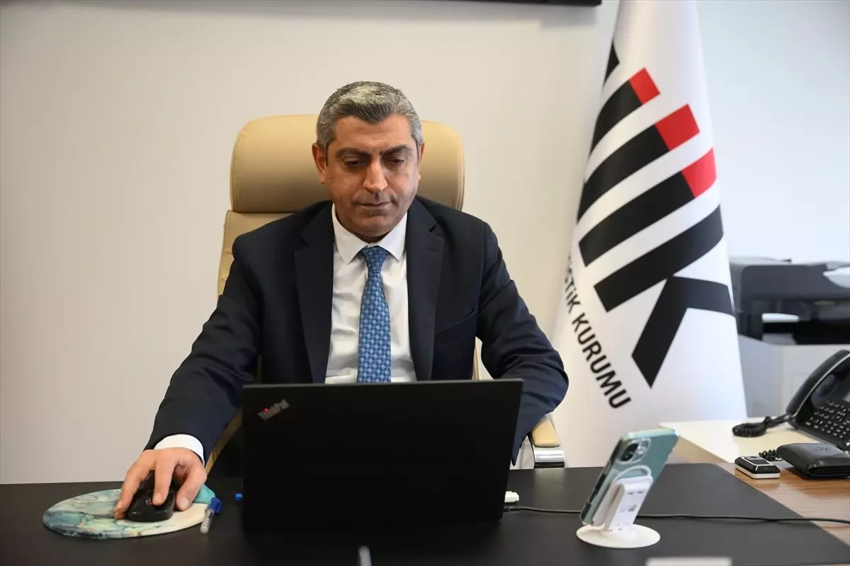 TÜİK Müdürü, AA Yılın Kareleri Oylamasına Katıldı