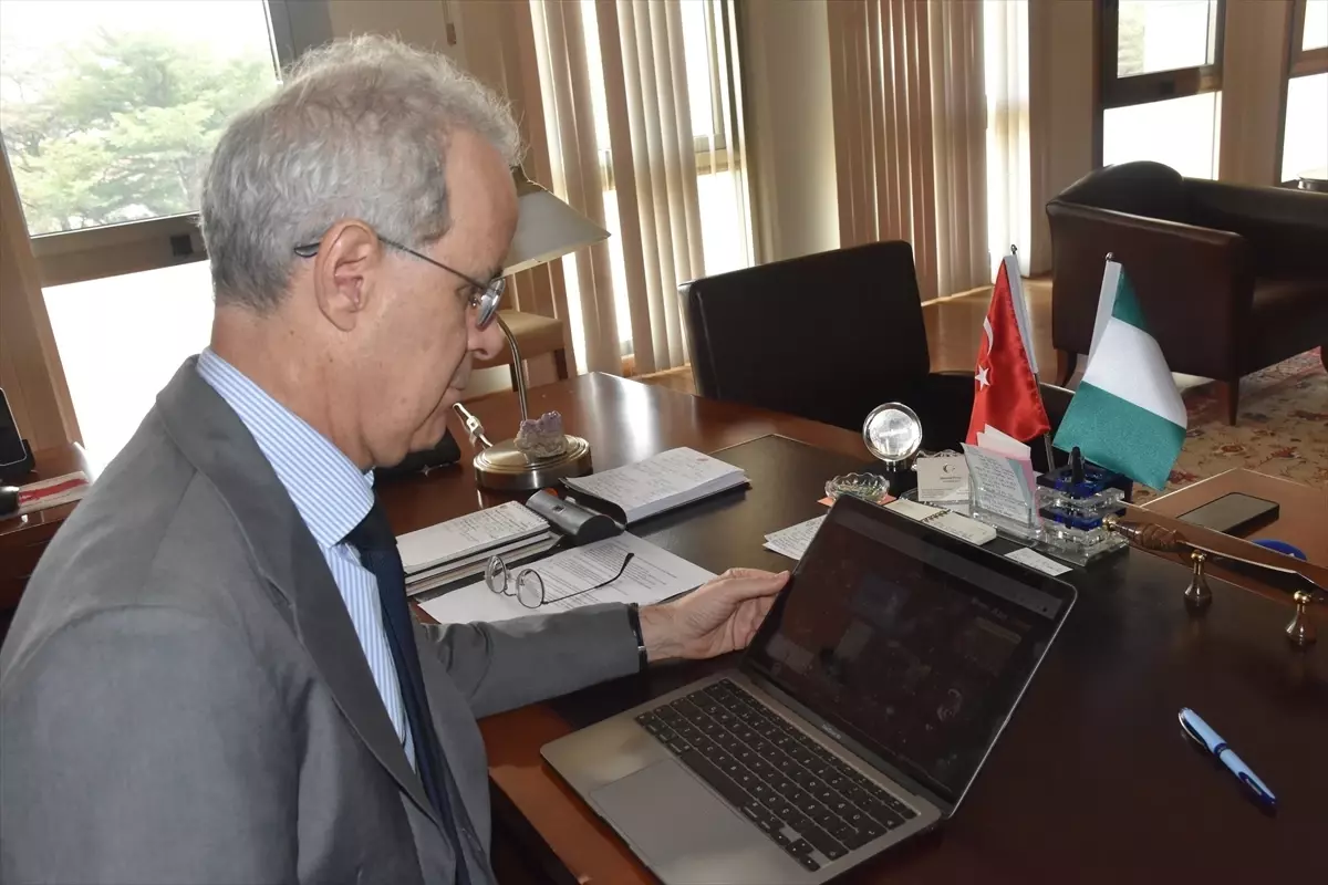 Büyükelçi Poroy, \'Yılın Kareleri\' Oylamasına Katıldı