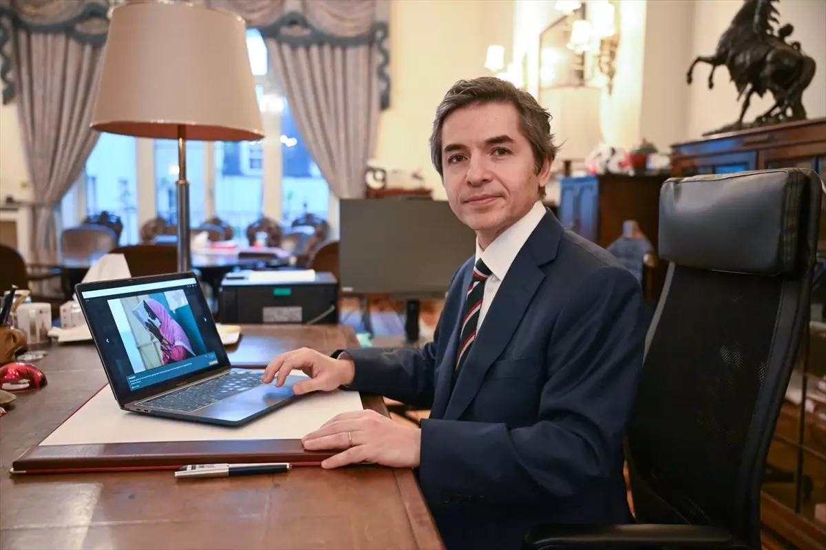 Büyükelçi Ertaş, \'Yılın Kareleri\' Oylamasına Katıldı