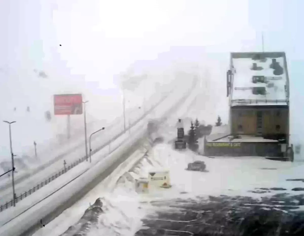 Develi-Hacılar Yolu Kar Nedeniyle Kapandı