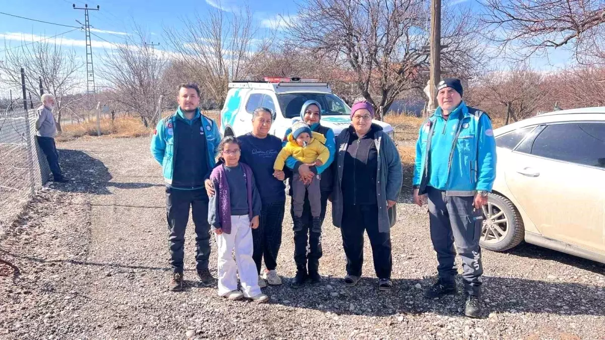 UMKE Ekibi Depremzedeyle 3 Yıl Sonra Buluştu