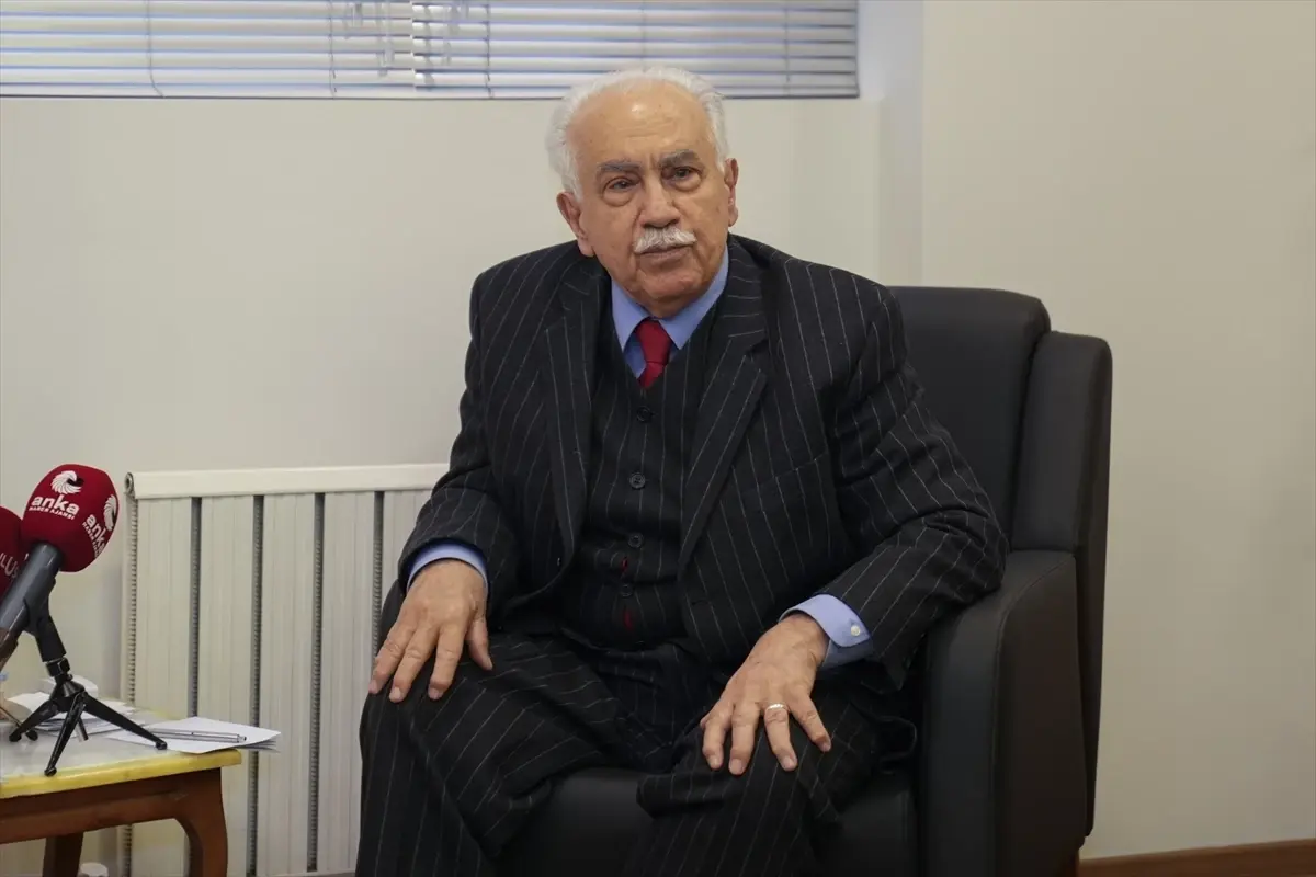 Vatan Partisi Genel Başkanı Perinçek, İran\'ın Ankara Büyükelçisi Habibullahzade ile görüştü