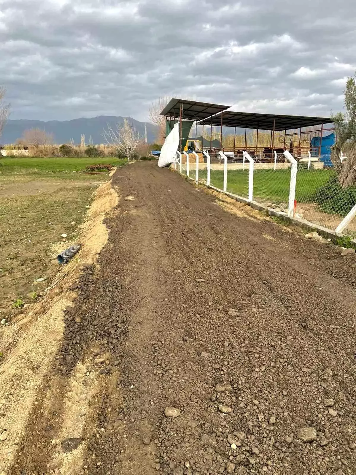 Yenipazar\'da tarla, bahçe ve ahır yolları yenileniyor