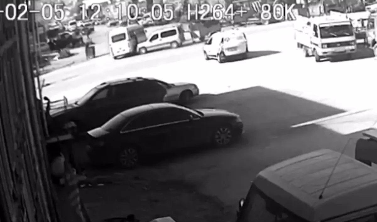 Karaman\'da Minibüs İle Ticari Araç Çarpıştı