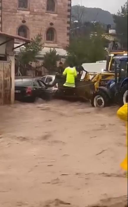 5 ilimiz kabusu yaşadı! Köprüler yıkıldı, her yer sular altında kaldı