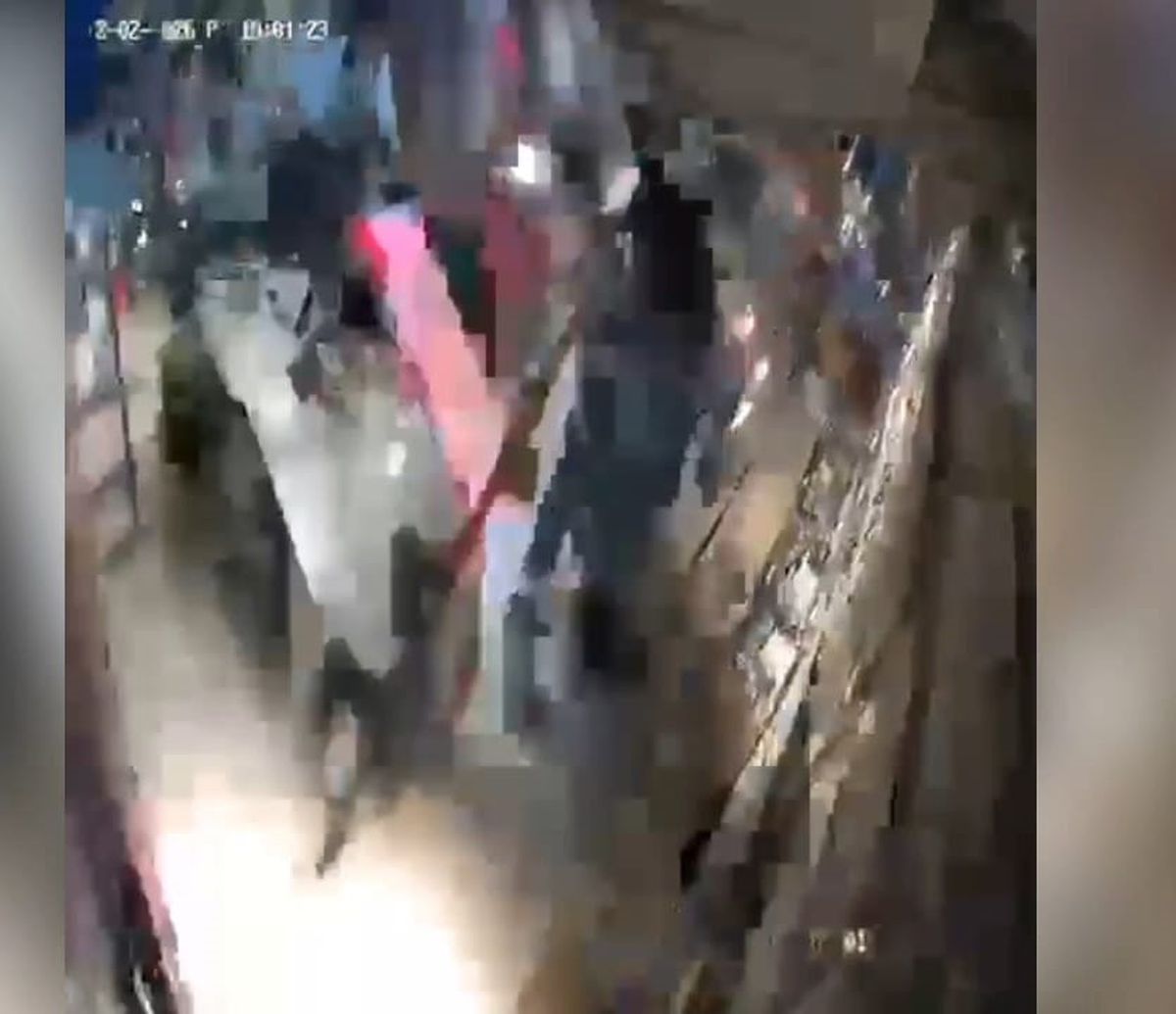 Adapazarı\'nda Tütüncü Dükkanının Tavana Çöktü