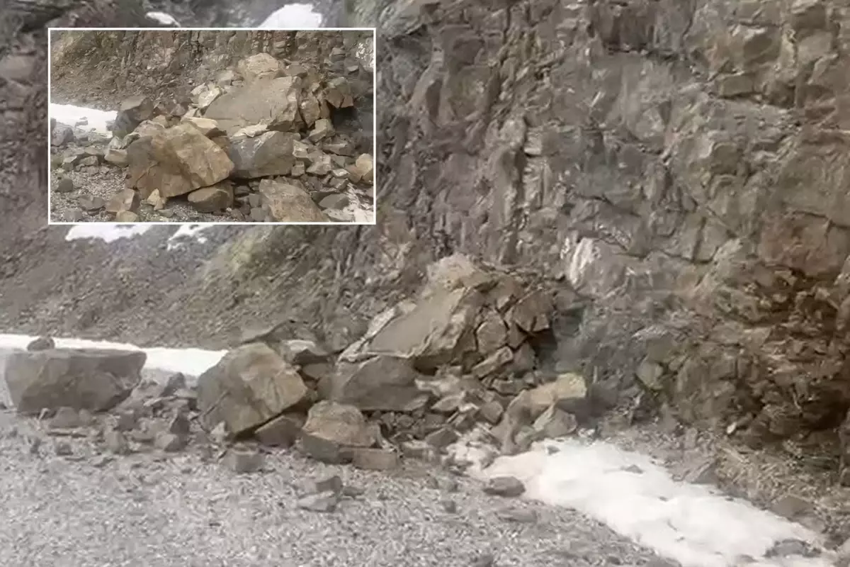 Erzincan\'daki 4,9\'luk depremin merkez üssünden yeni görüntüler