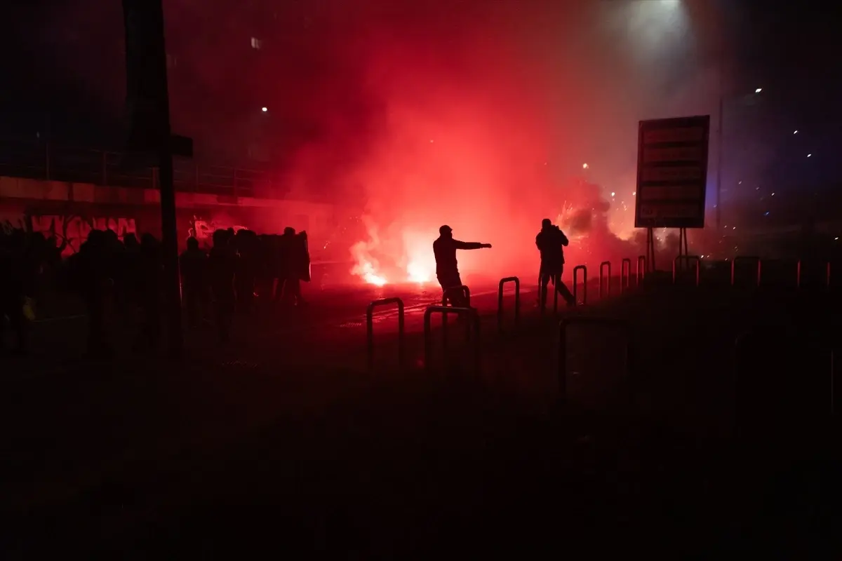 İtalya\'da Milano-Cortina Kış Olimpiyat Oyunları\'na karşı düzenlenen protestoda olaylar çıktı
