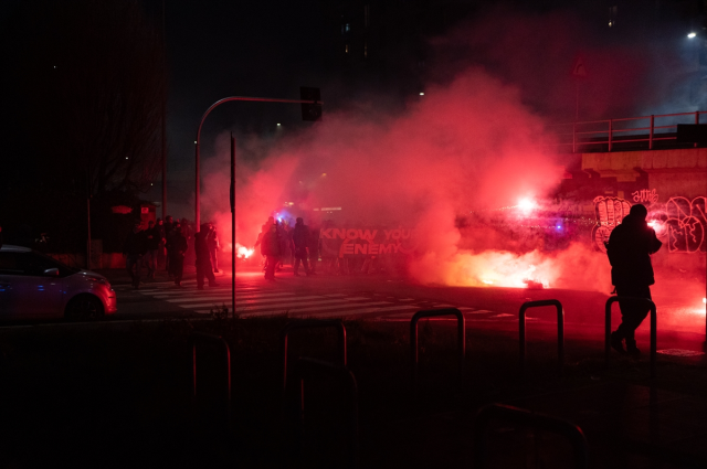 İtalya'da Milano-Cortina Kış Olimpiyat Oyunları'na karşı düzenlenen protestoda olaylar çıktı