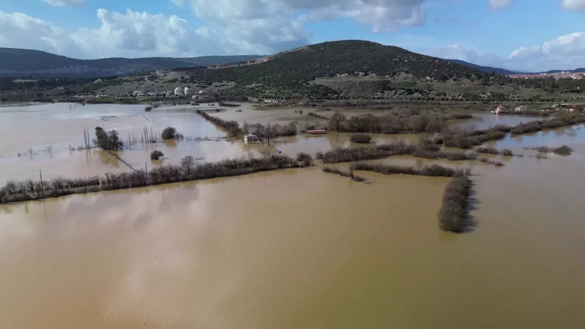 Menteşe\'de Sağanak Tarım Arazilerini Su Bastı