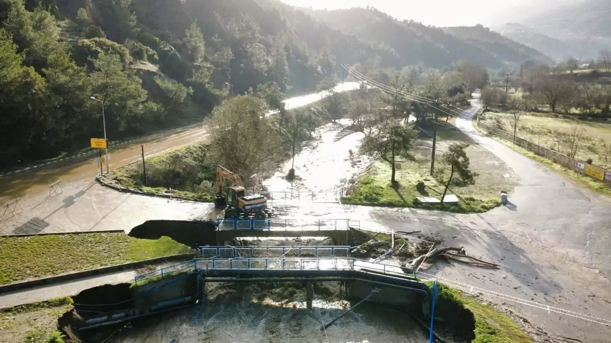 Salihli\'de Şiddetli Yağışlar Sel Felaketi Yarattı