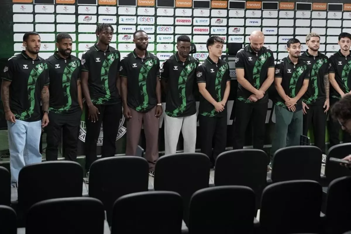 Transferin son gününde 13 futbolcu birden aldılar