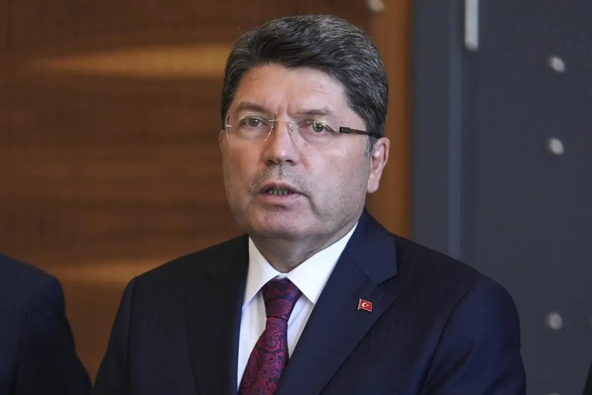 Minguzzi\'nin mevlidine katılan Adalet Bakanı Tunç: SSÇ düzenlemesi meclise gelecek