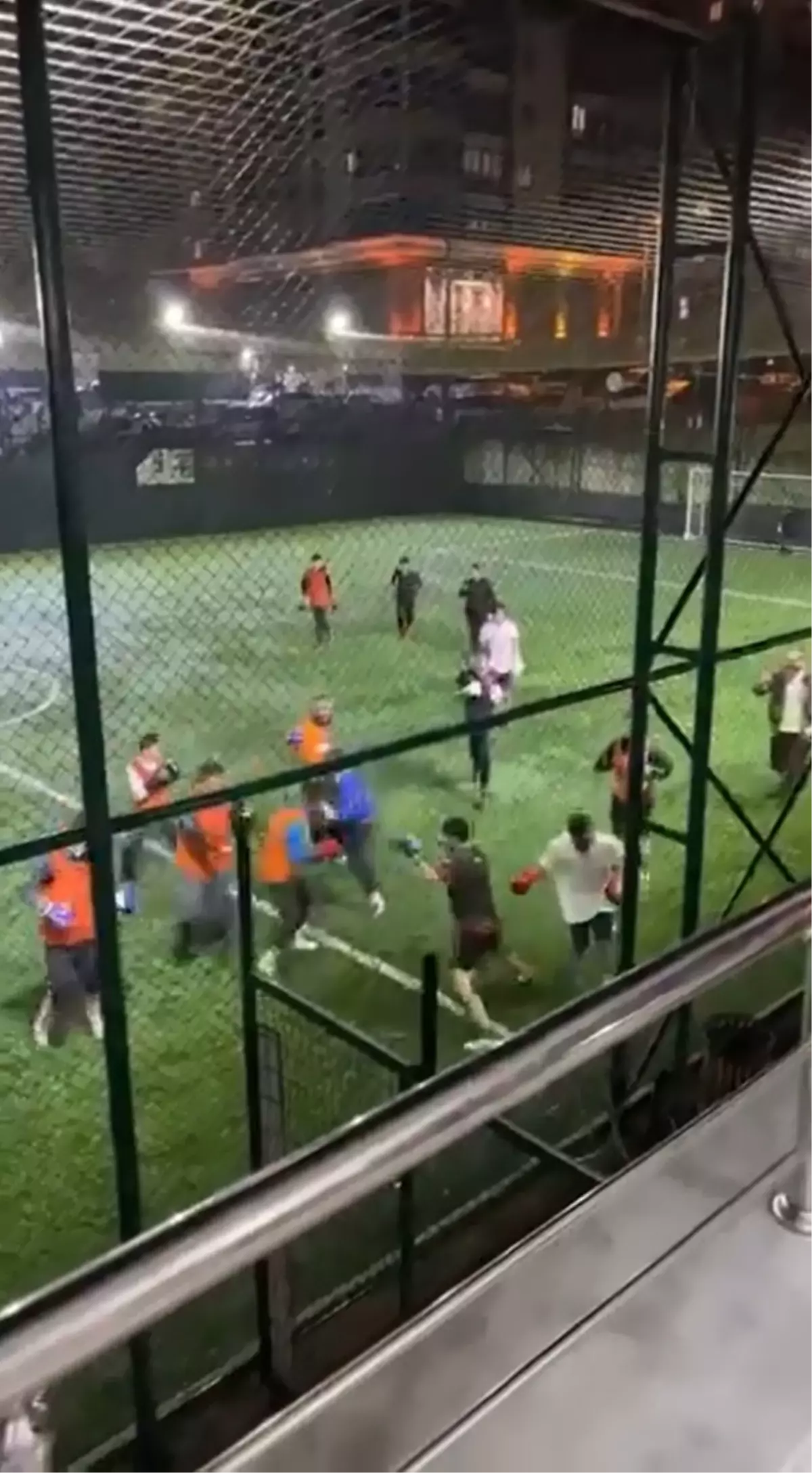 Boks Antrenmanında Futbol Eğlencesi