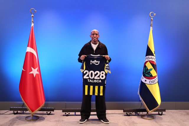Fenerbahçe, Anderson Talisca'nın sözleşmesini uzattı