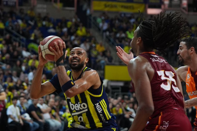Fenerbahçe, Galatasaray derbisinde kazanan son topta belli oldu