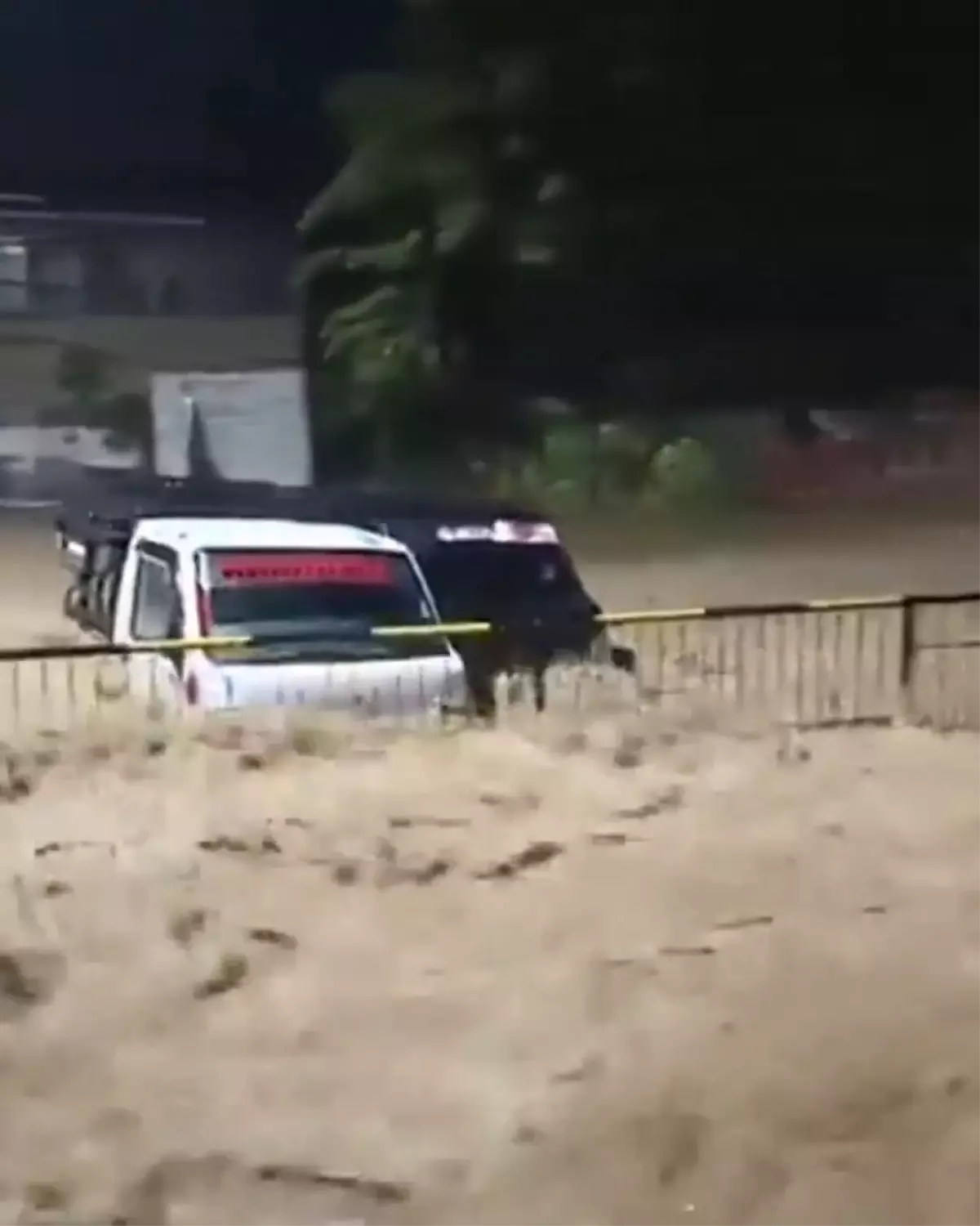 Filipinler\'de tropikal fırtına: 12 ölü