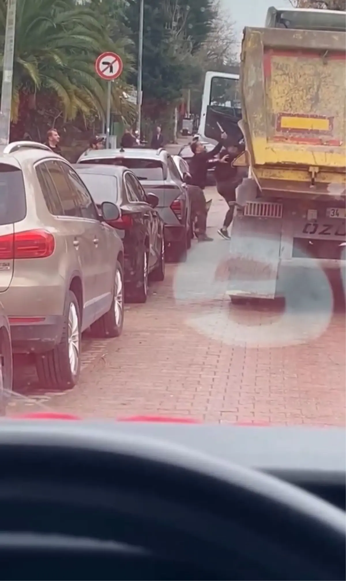 Güngören\'de Trafik Kazası Bıçaklı Kavgaya Dönüştü