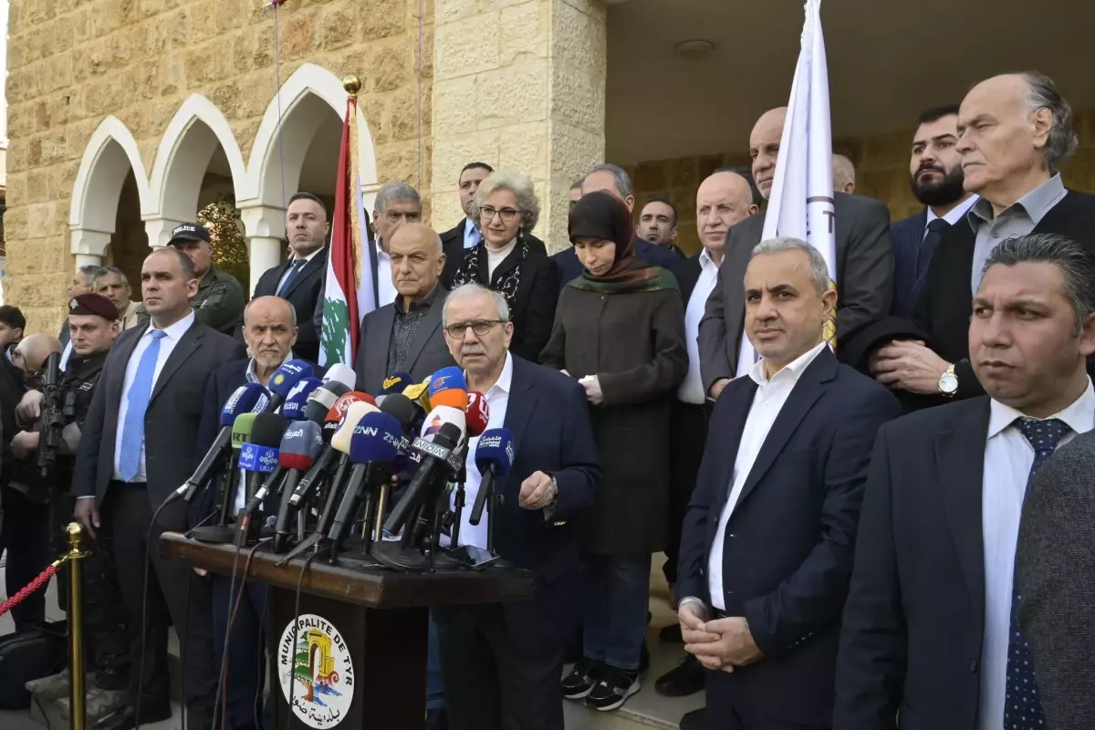 Lübnan Başbakanı İsrail Saldırılarını Kınadı