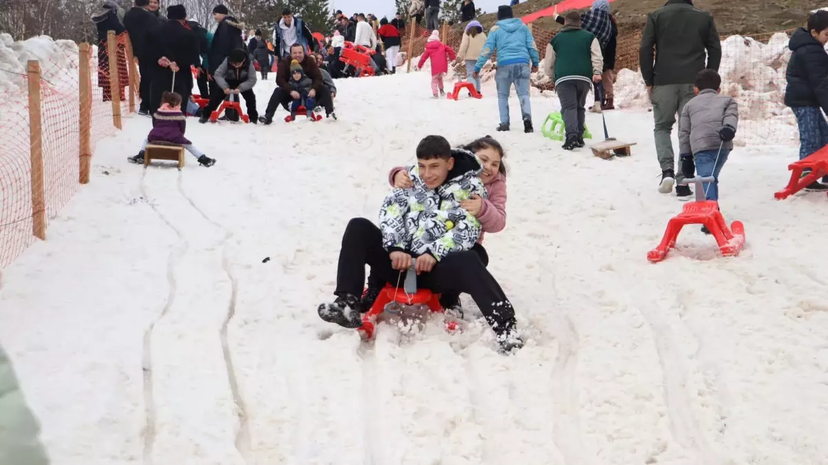 Ordu\'da Renkli Kar Festivali