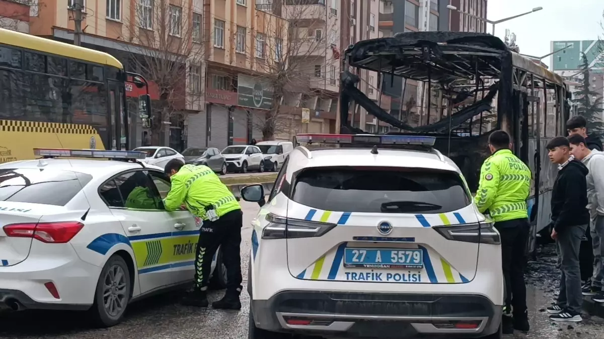Gaziantep\'te Halk Otobüsü Yangını