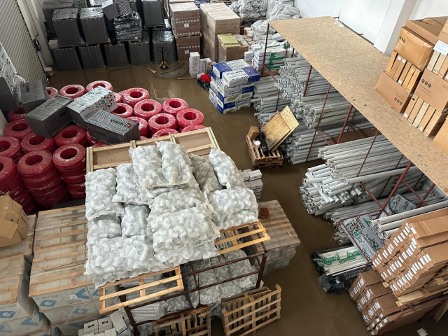 Uşak'ta sel felaketi: 35 iş yerini su bastı