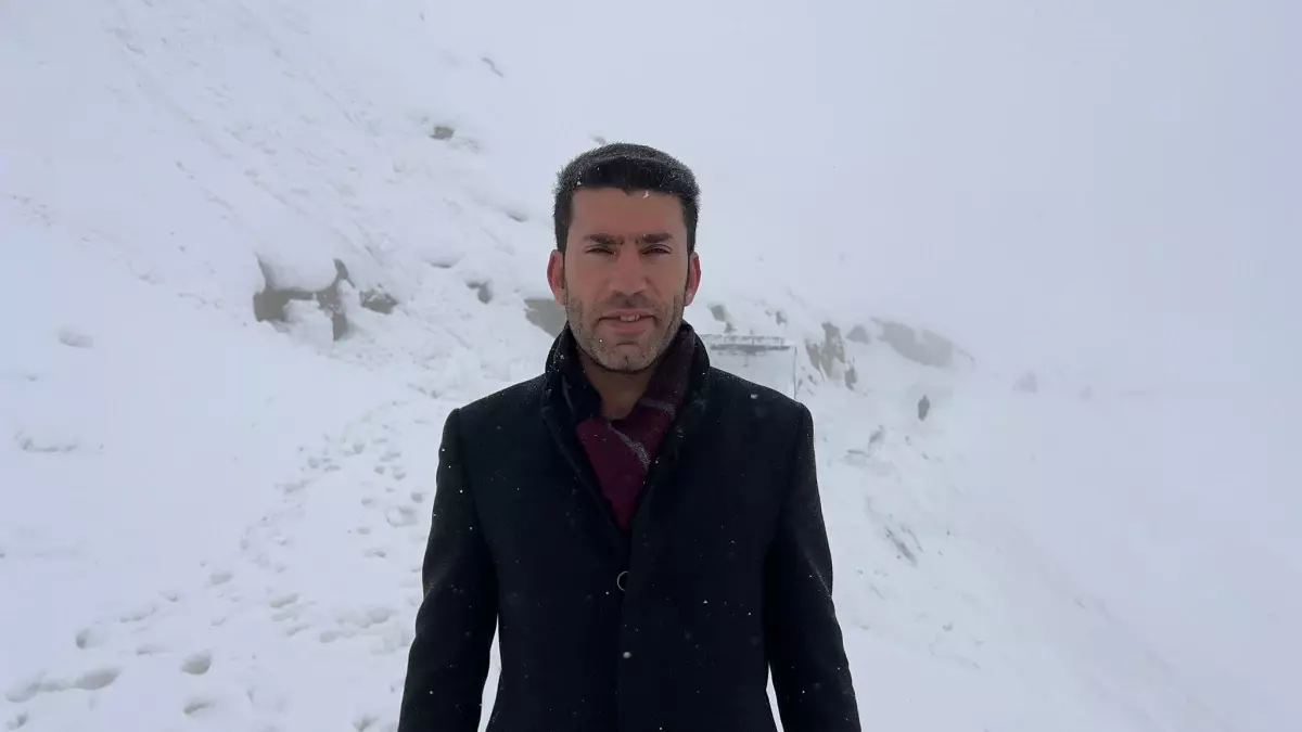 Yüksekova\'da Çığ Yolu 2 Ay Sonra Açıldı