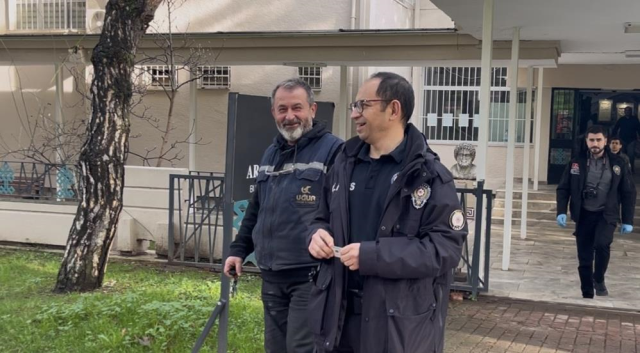 10 gün evinde sakladı, müzeye getirince kent ayağa kalktı! Surat ifadesi ve tavırlarına dikkat