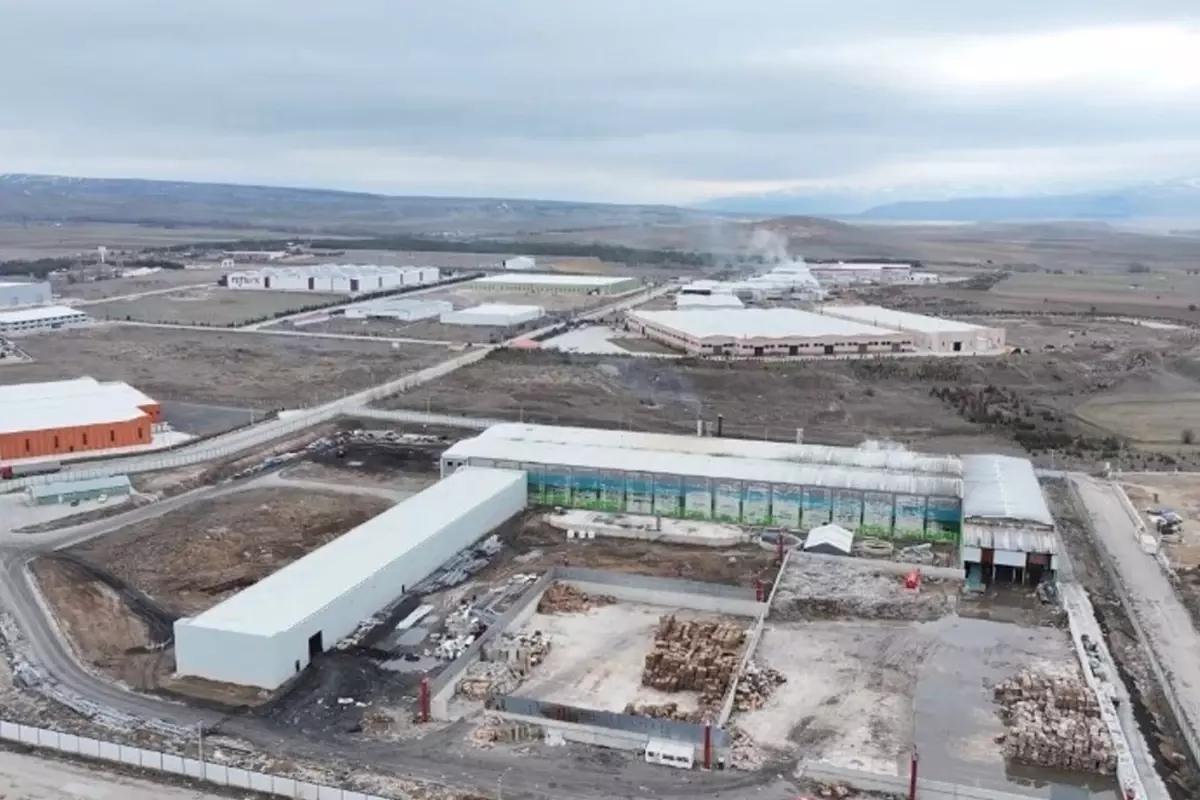 250 milyonluk tesis için imzalar atıldı! İstanbul\'daki fabrikada bu ilçeye taşınacak