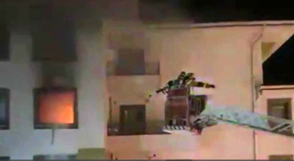 Karaman\'da Ev Yangını: 10 Kişi Dumandan Etkilendi