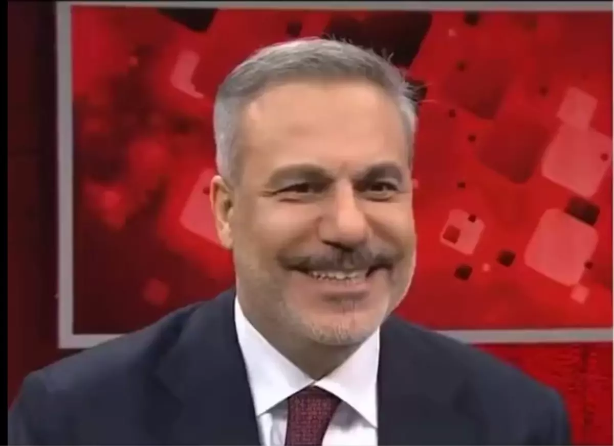 Bakan Fidan, sunucunun o sorusuna sadece gülerek yanıt verdi