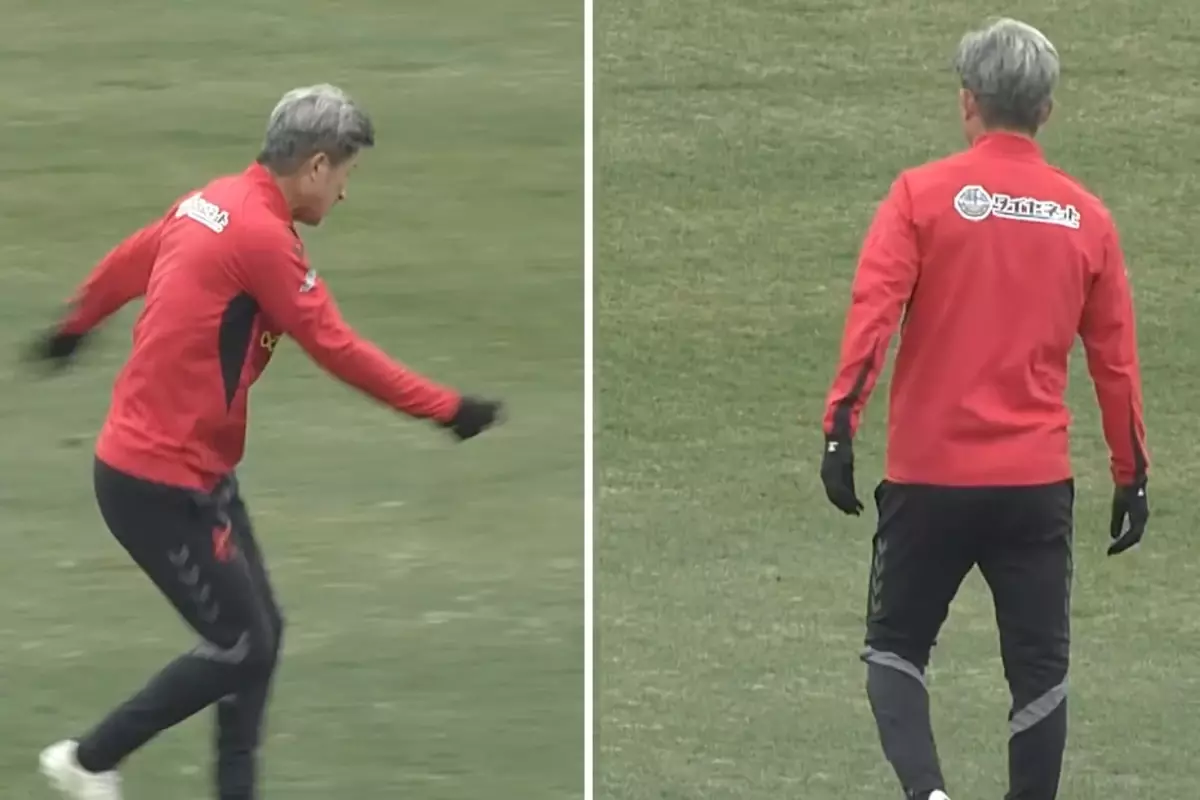 Bu adamın durmaya niyeti yok! 58 yaşında ilk 11\'de oynadı