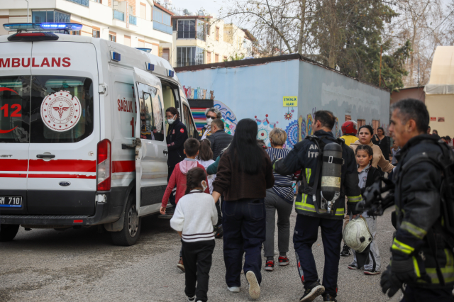 İlkokulda yangın çıktı; öğrenciler tahliye edildi