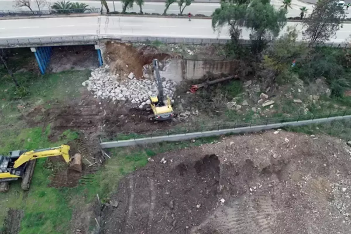 Kasım Gülek Köprüsü Yıkılıyor