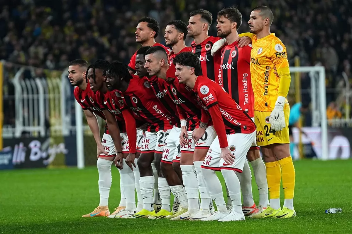 Kadıköy\'de inanılmaz anlar! Tüm stat ayakta alkışladı