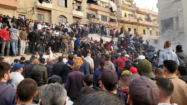 Lübnan'ın kuzeyindeki Trablusşam'da eski bir bina çöktü: 6 ölü, 7 yaralı