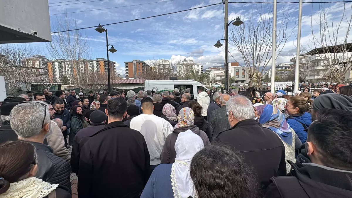 Bahar Taş Toprağa Verildi