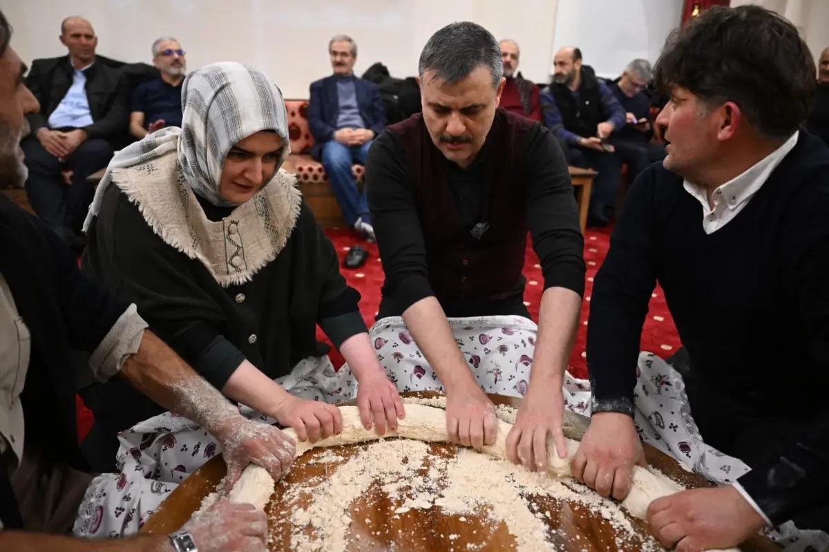 Vali Çiftçi Tel Helva Yapımına Katıldı