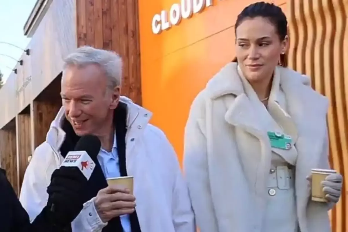 70 yaşındaki Google eski CEO\'su, ünlü politikacının 27\'lik kızıyla görüntülendi