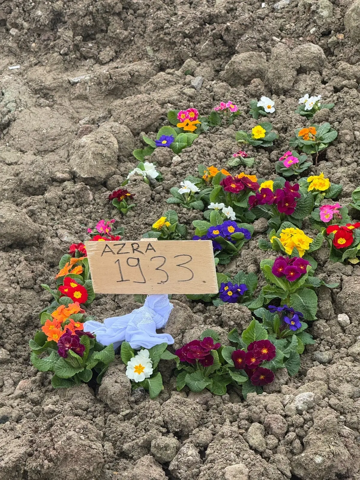 Azra Cengiz Toprağa Verildi